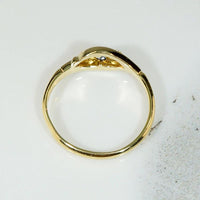 Lively Little Sapphire Ring in Platinum & 18ct