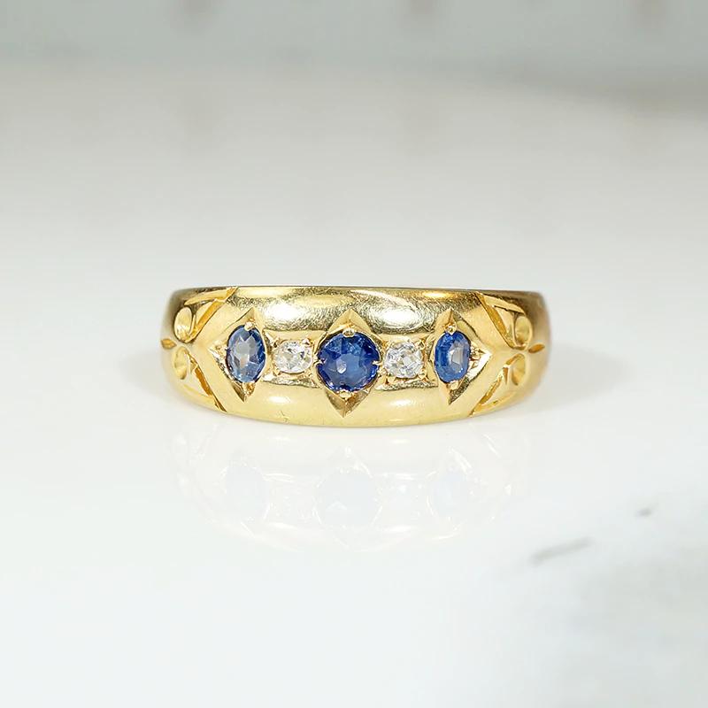 Endearing Edwardian Sapphire & Diamond 18ct Band