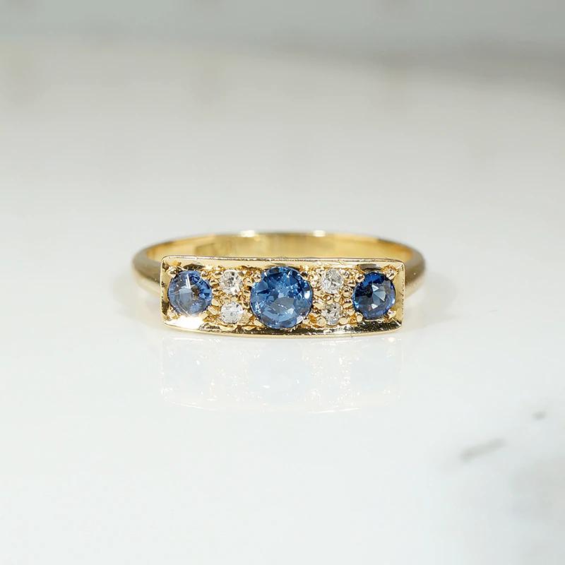 Beautifully Designed Sapphire & Diamond Ring