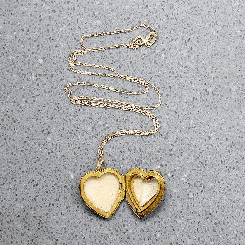 Foliate Engraved 9ct Gold Heart Locket