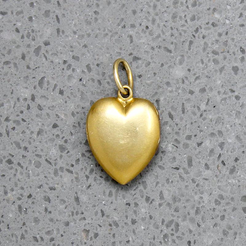Ann's Sweet Antique Heart Locket in 18ct Gold