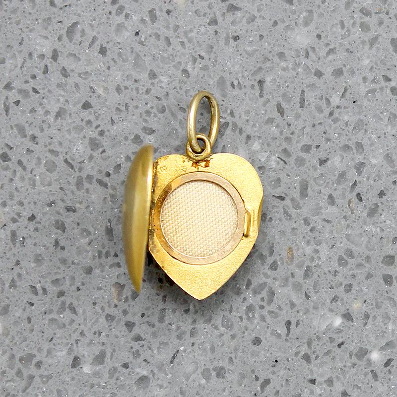 Ann's Sweet Antique Heart Locket in 18ct Gold