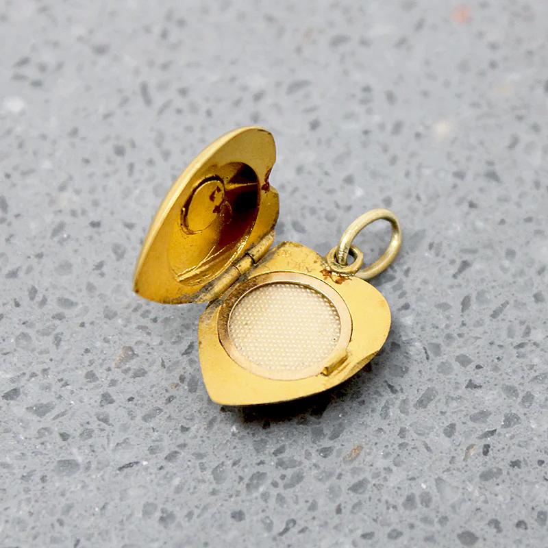 Ann's Sweet Antique Heart Locket in 18ct Gold