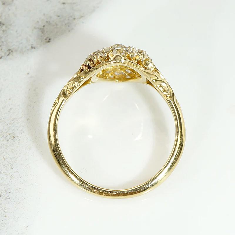 Curvy Diamond Cluster Navette Ring in 18ct Gold