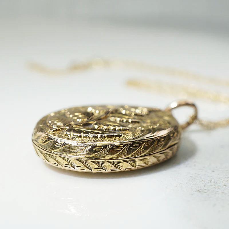 Engraved English Gold Antique Locket with Laurels