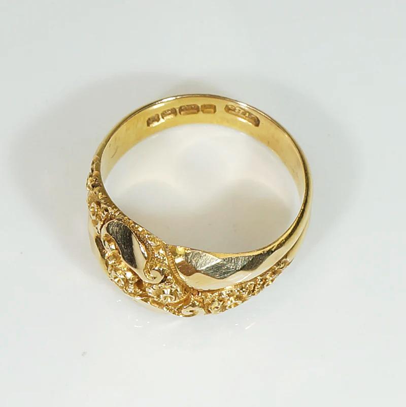 Elaborate Engraved and Faceted 18ct English Gold Band