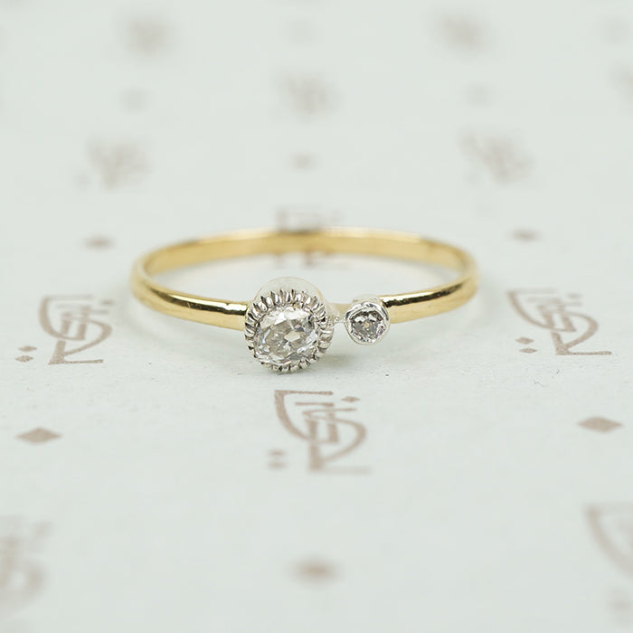 The 18k Yellow Gold Lumiére Double Diamond Ring