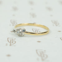 The 18k Yellow Gold Lumiére Double Diamond Ring