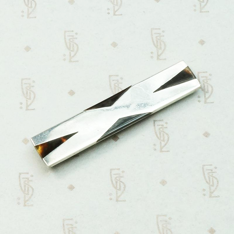 Handsome Retro Tie Bar in Silver & Tortoise Shell