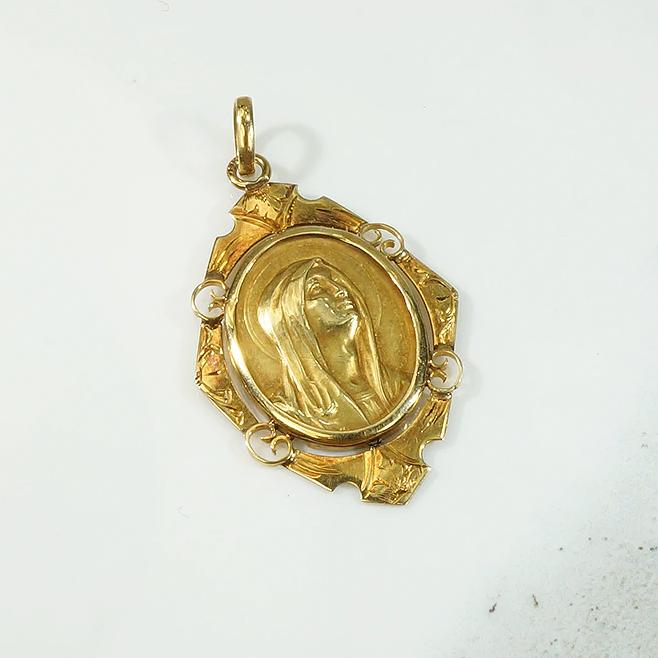Luxurious 18k Gold Virgin Mary Pendant