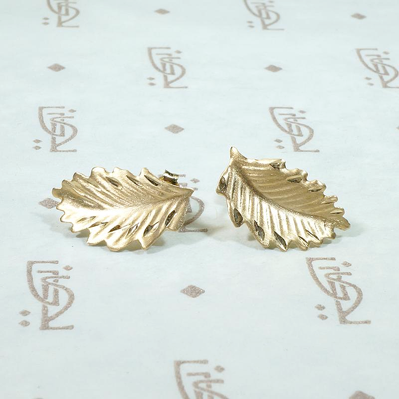 Naturalistic 14k Gold Leaf Stud Earrings
