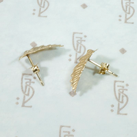 Naturalistic 14k Gold Leaf Stud Earrings