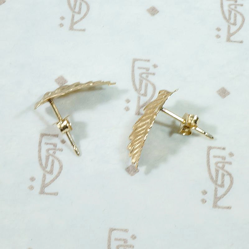 Naturalistic 14k Gold Leaf Stud Earrings