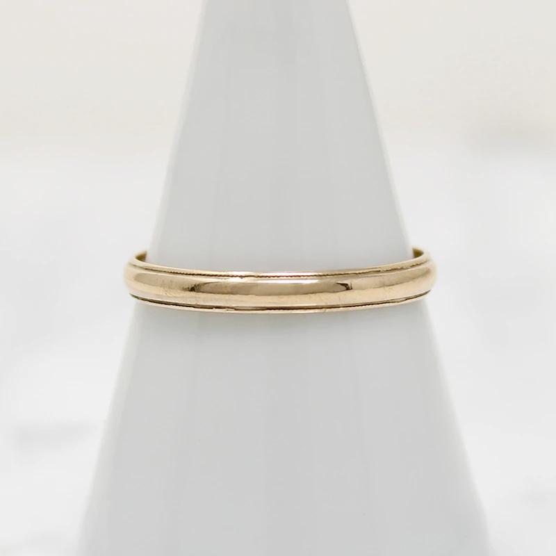 Slim Gold Wedding Band with Stepped Edge