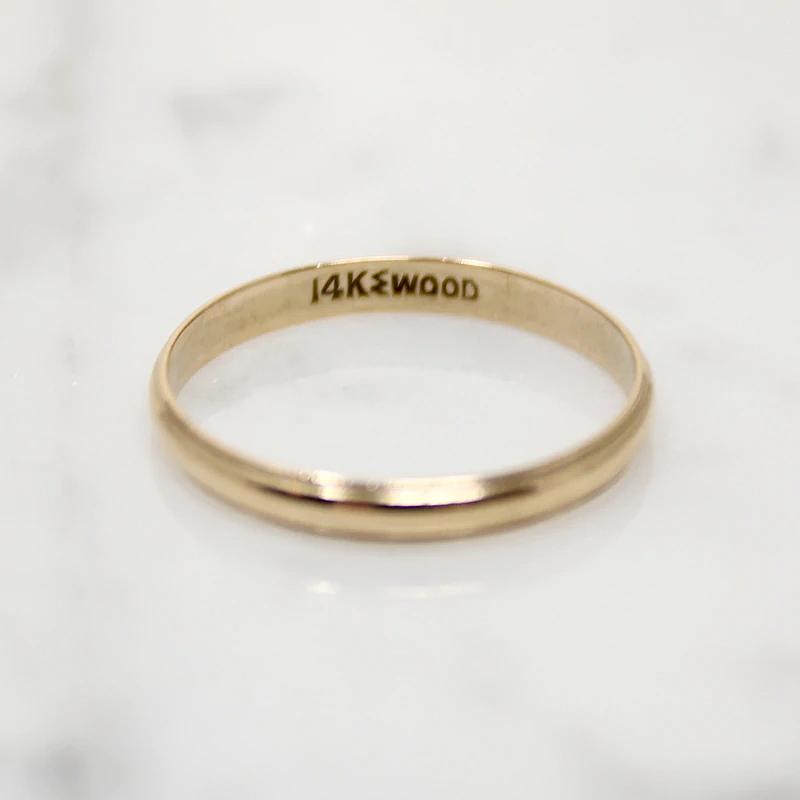 Slim Gold Wedding Band with Stepped Edge