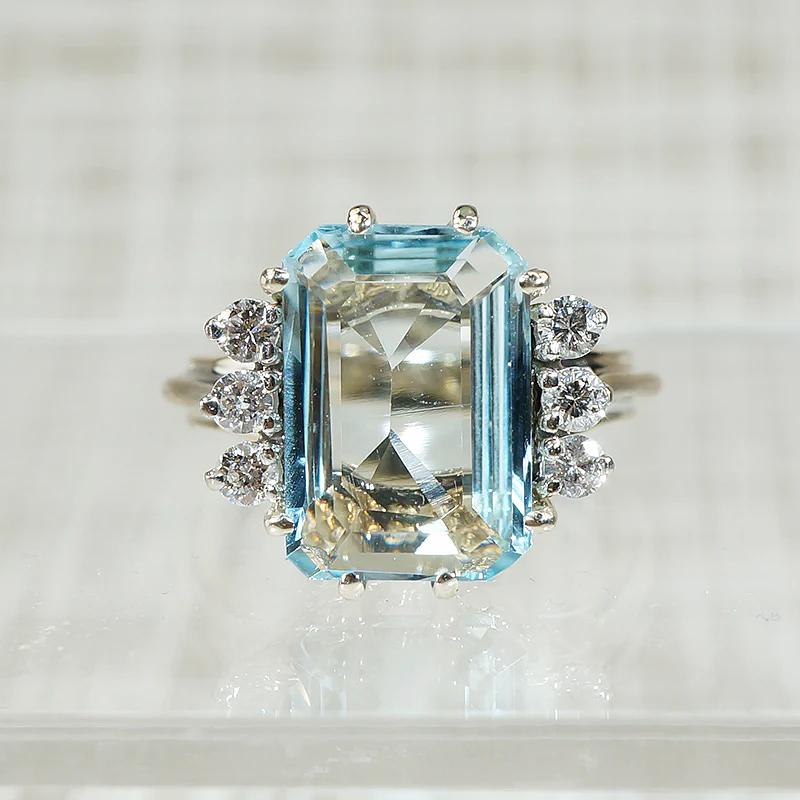 Glacial Aquamarine Cocktail Ring with Diamond Accents