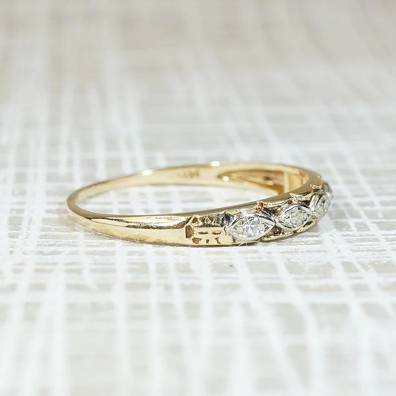 Pretty 1930s Two-Tone Diamond Wedding Band
