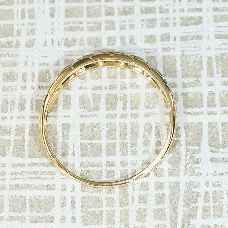 Pretty 1930s Two-Tone Diamond Wedding Band
