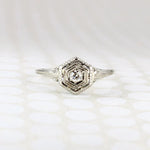 Graceful 18k White Gold Filigree Diamond Solitaire Ring