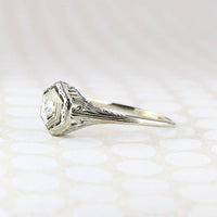Graceful 18k White Gold Filigree Diamond Solitaire Ring