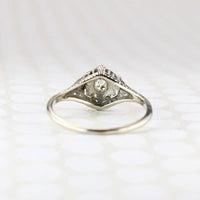 Graceful 18k White Gold Filigree Diamond Solitaire Ring