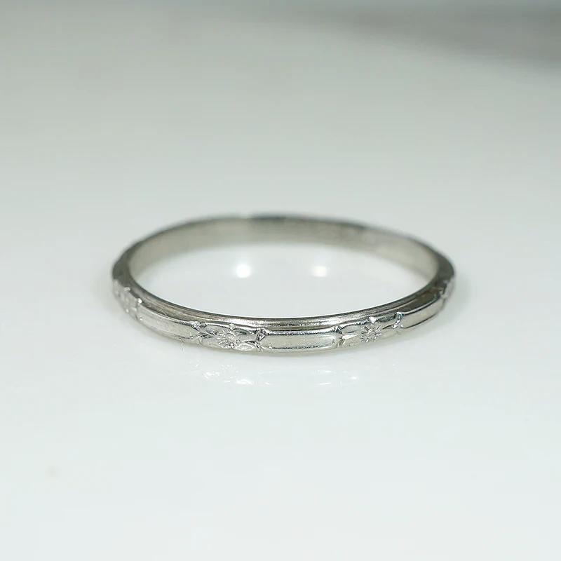 Deco Bars and Flowers Wedding Band in 18k White Gold