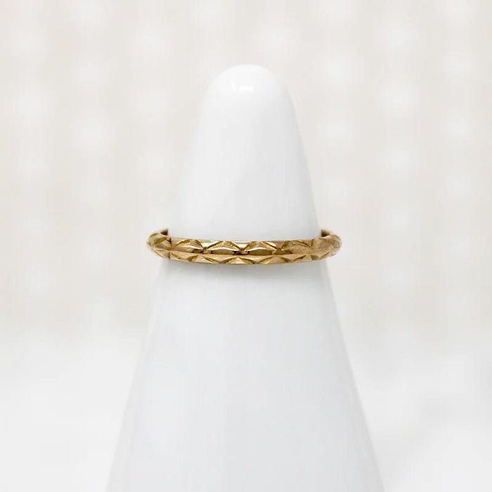 Crisp Zig Zag Engraved Art Deco Tiny Ring