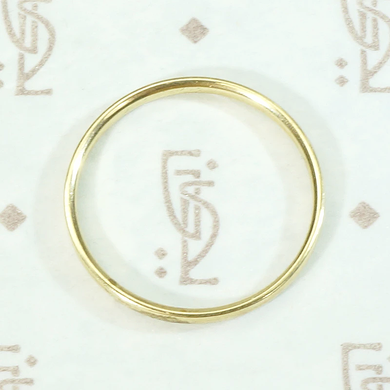 Lightweight & Slim 1920s Gold Wedding Band
