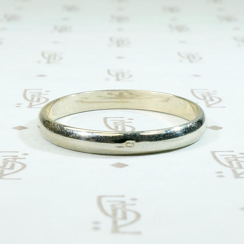 Handsome Warm-Toned 18k White Gold Wedding Band