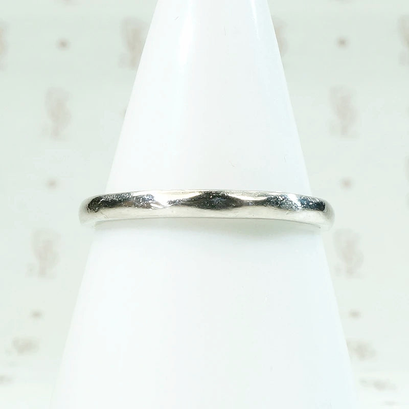Softly Beveled Vintage Platinum Wedding Band