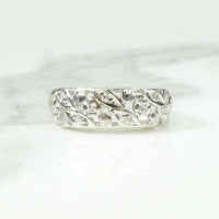 Romantic Diamond-Spangled White Gold Band