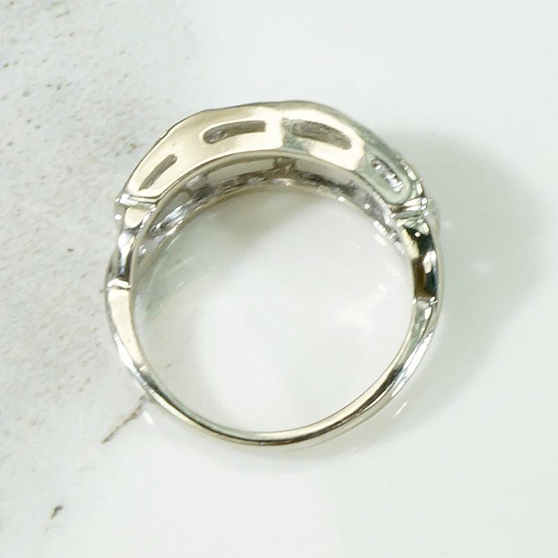 Romantic Diamond-Spangled White Gold Band