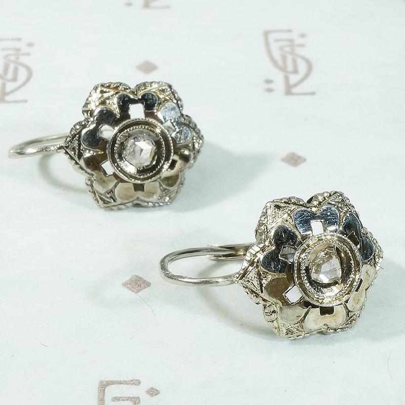Petite Floral Earbobs with Diamonds in White Gold