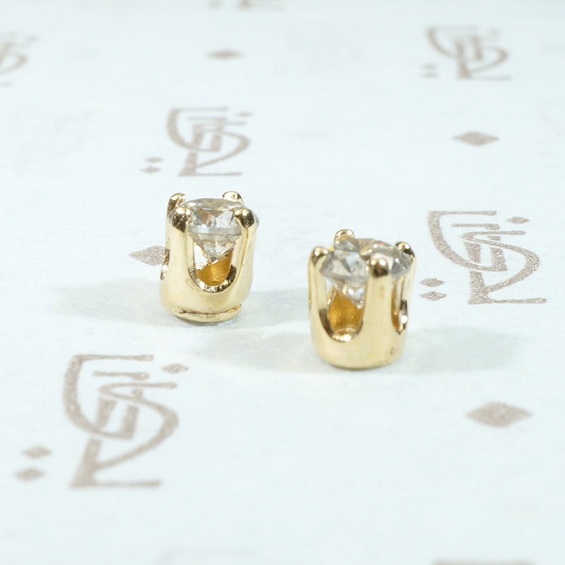 Lovely 0.30tcw Vintage Diamond Studs in Gold