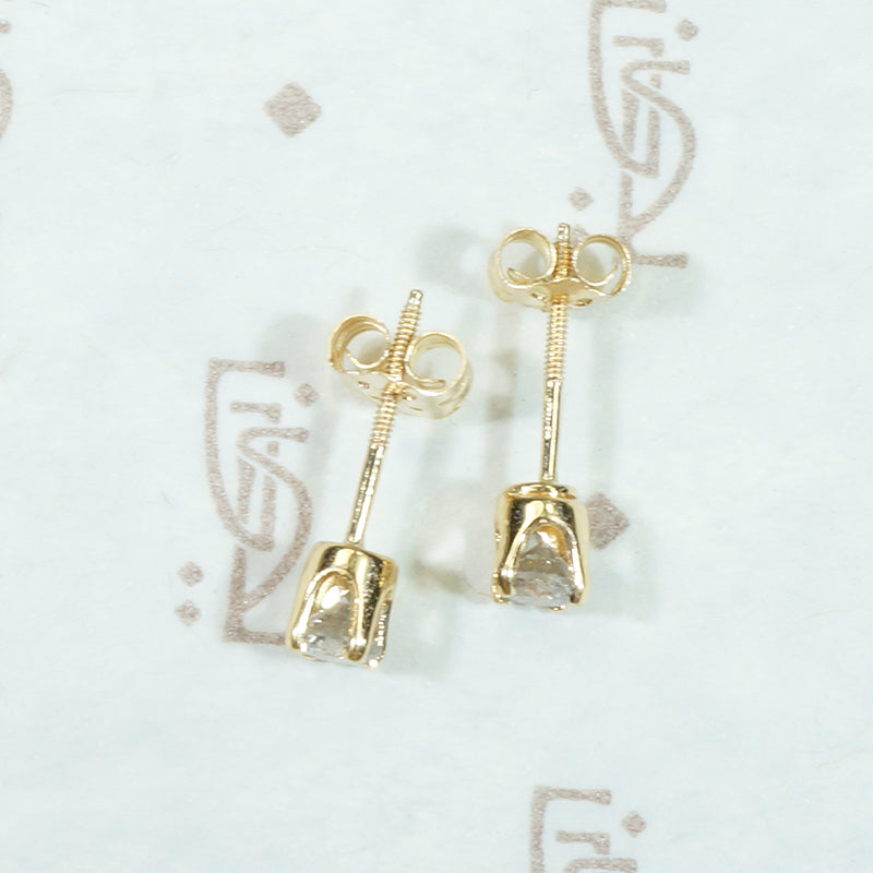 Lovely 0.30tcw Vintage Diamond Studs in Gold