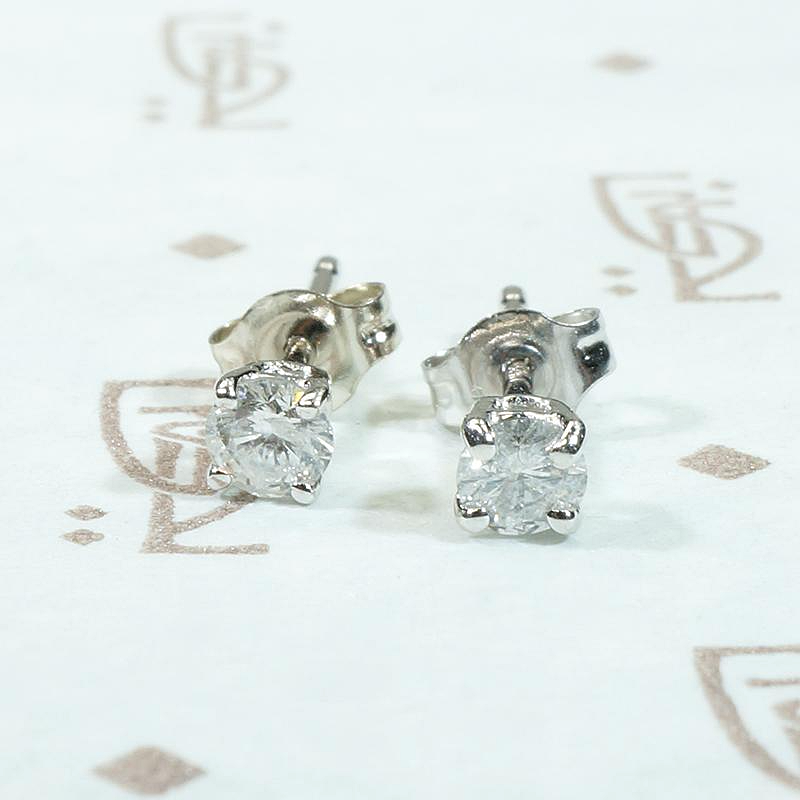 Sweet 0.20tcw Vintage Diamond in White Gold Studs