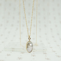 Mother of Pearl Gold Pendant Circa 1919