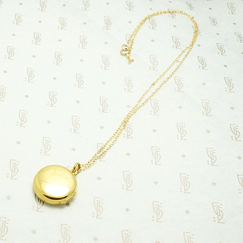 Sweet Little English Gold Locket