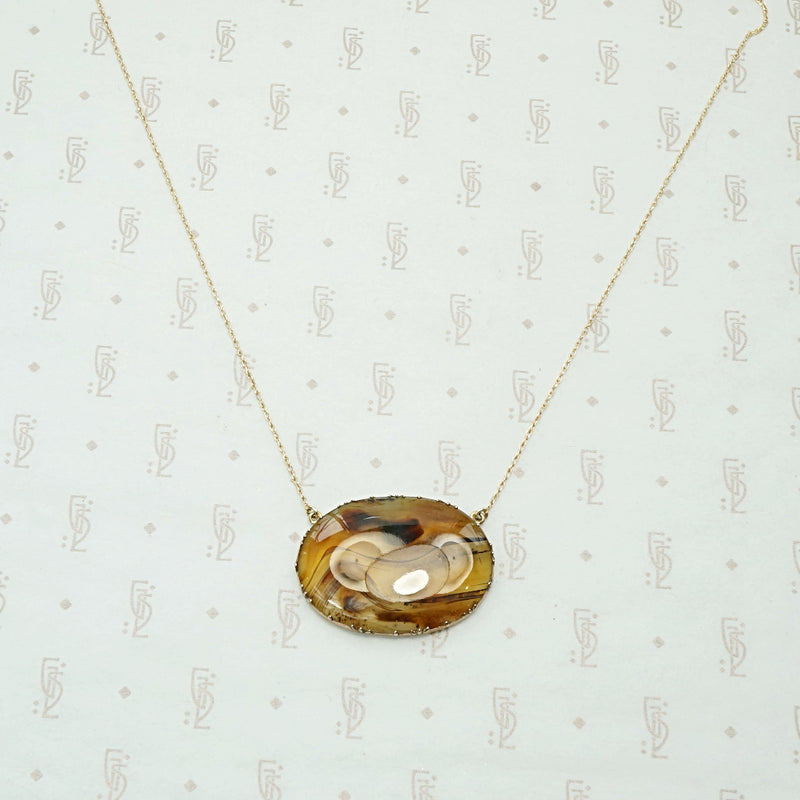 Antique Desert Toned Agate Necklace in 18k Gold