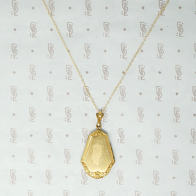 Fabulous Locket With All The Details
