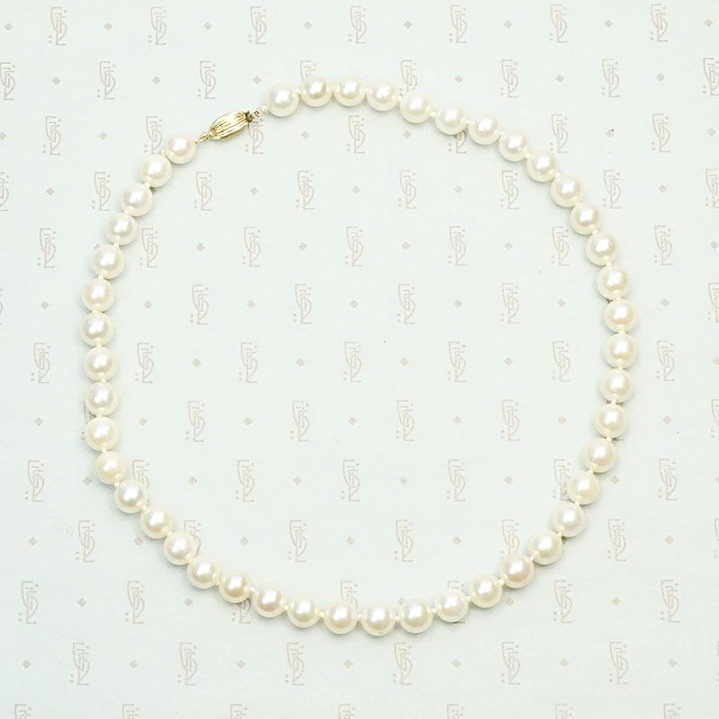 Classic Vintage Lustrous Pearl Choker