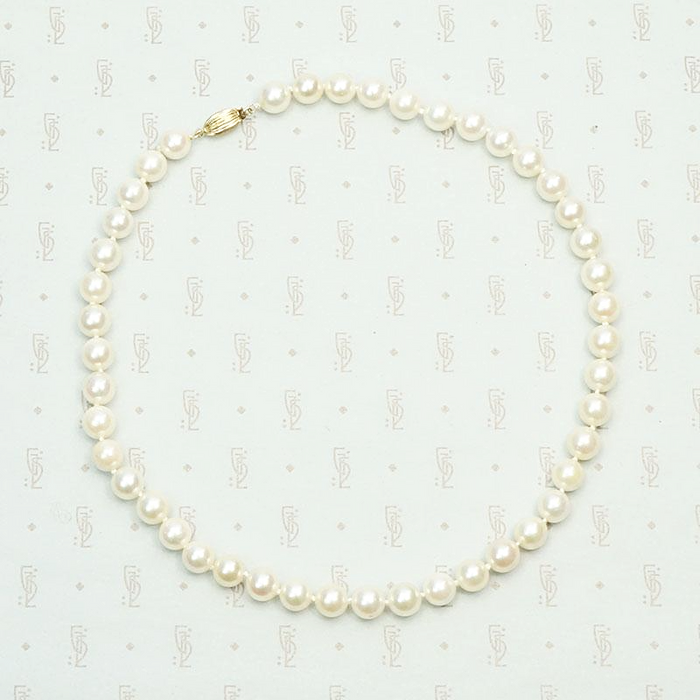 Classic Vintage Lustrous Pearl Choker