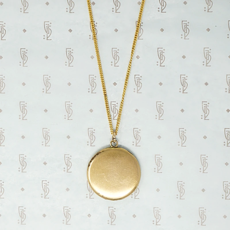 Pretty 1920s Engraved Locket