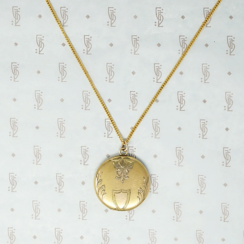 Pretty 1920s Engraved Locket