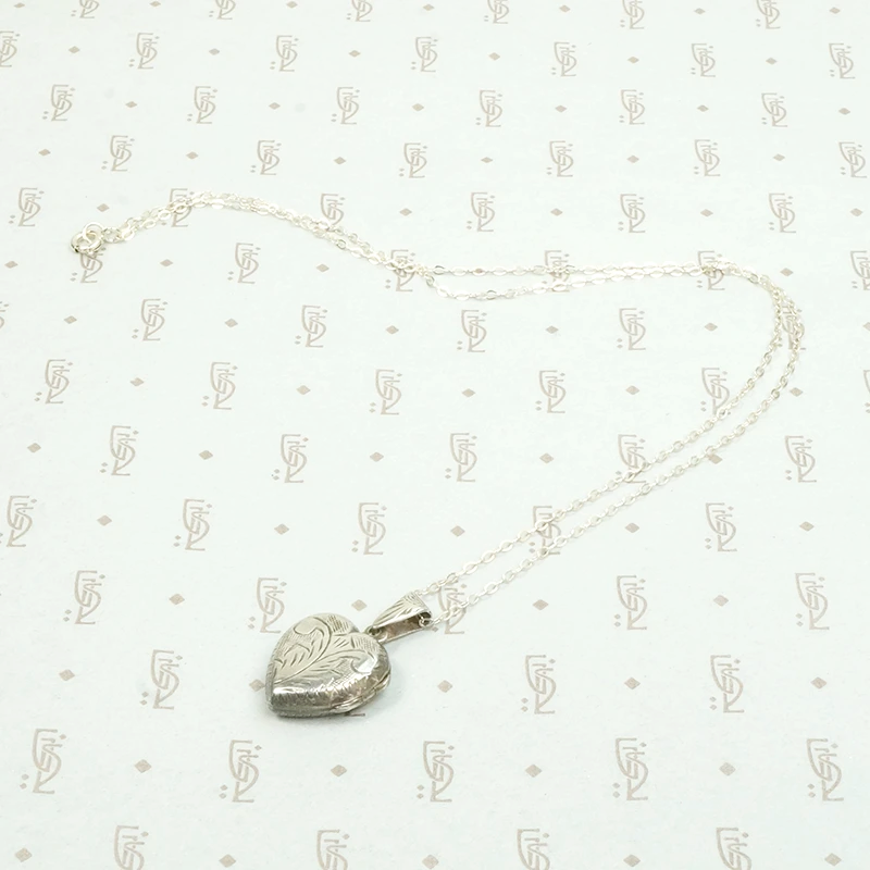 Sweet 1970s Silver Heart Locket