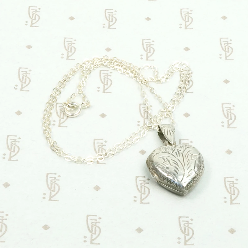 Sweet 1970s Silver Heart Locket