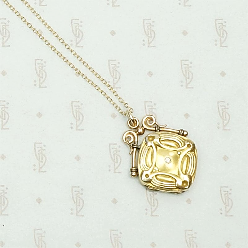 Art Nouveau W&H Co. Gold Filled Locket, detail view.