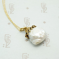 Big Top Baroque Pearl & Gold Necklace, detail