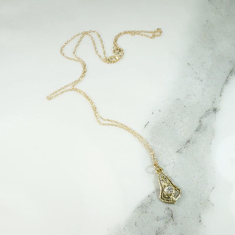 Delicately Engraved Gold Filigree & Diamond Pendant