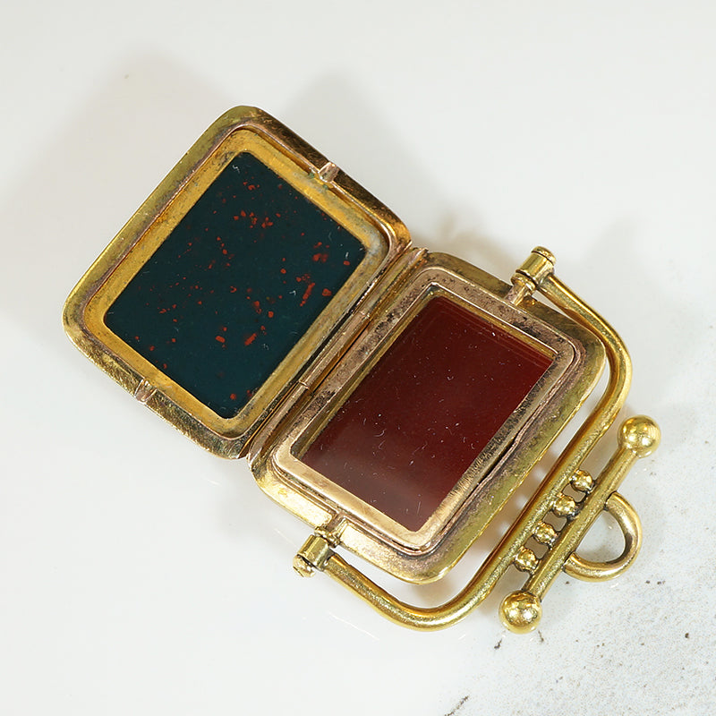 Lovely 15k Spinner Locket Fob